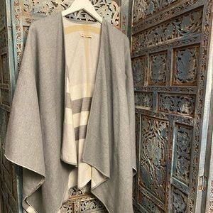 Burberry Wool Cape in grey